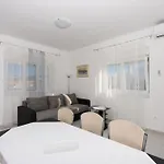 Toncica * 特罗吉尔
