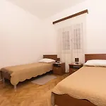 Toncica * 特罗吉尔