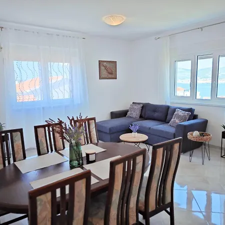 Toncica Apartment Trogir