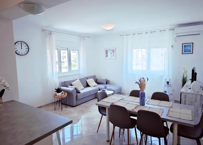 Toncica * Τρογκίρ